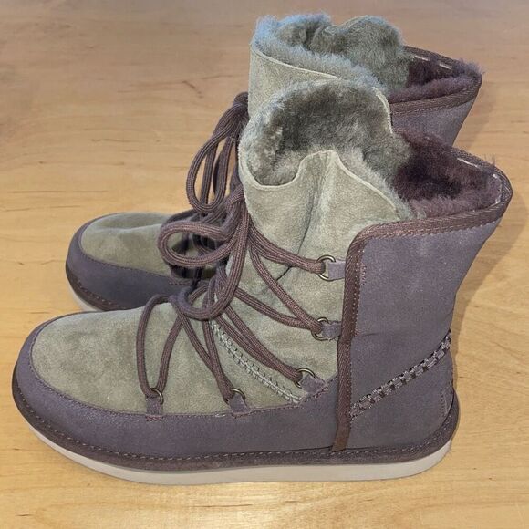 UGG AUSTRALIA LODGE CHOCOLATE/OLIVE GREEN SHEEPSKIN SUEDE BOOTS‎ SIZE 5 US - Picture 2 of 8